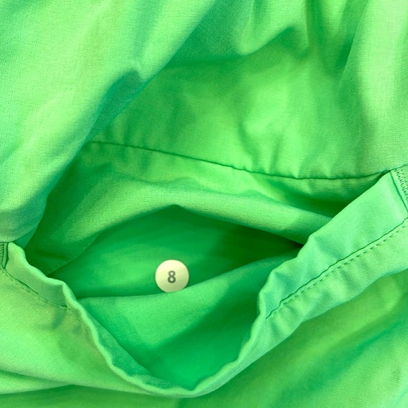 Lululemon! Excellent condition, cuffed short with pockets and pleats! - Picture 5 of 6